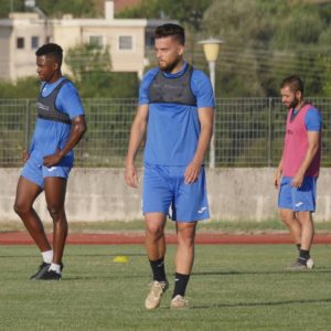 &Delta;&iota;&pi;&lambda;ή &pi;&rho;&omicron;&pi;ό&nu;&eta;&sigma;&eta; &gamma;&iota;&alpha; &tau;&omicron;&upsilon;&sigmaf; &pi;&omicron;&delta;&omicron;&sigma;&phi;&alpha;&iota;&rho;&iota;&sigma;&tau;έ&sigmaf; &mu;&alpha;&sigmaf; &sigma;ή&mu;&epsilon;&rho;&alpha; &sigma;&tau;&omicron; &Pi;&Epsilon;&Alpha;&Kappa;&Iota; &mu;&epsilon; &tau;&omicron; &pi;&rho;ό&gamma;&rho;&alpha;&mu;&mu;&alpha; &nu;&alpha; έ&chi;&epsilon;&iota; &delta;&omicron;&upsilon;&lambda;&epsilon;&iota;ά &sigma;&tau;&eta; &phi;&upsilon;&sigma;&iota;&kappa;ή &kappa;&alpha;&tau;ά&sigma;&tau;&alpha;&sigma;&eta; &tau;&omicron; &pi;&rho;&omega;ί &kappa;&alpha;&iota; &tau;&omicron; &alpha;&pi;ό&gamma;&epsilon;&upsilon;&mu;&alpha; &tau;&alpha;&kappa;&tau;&iota;&kappa;ή &kappa;&alpha;&iota; &kappa;&upsilon;&kappa;&lambda;&omicron;&phi;&omicron;&rho;ί&alpha; &mu;&epsilon; &tau;&omicron; &tau;&epsilon;&lambda;&epsilon;ί&omega;&mu;&alpha; &nu;&alpha; &pi;&epsilon;&rho;&iota;&lambda;&alpha;&mu;&beta;ά&nu;&epsilon;&iota; &kappa;&alpha;&iota; &omicron;&iota;&kappa;&omicron;&gamma;&epsilon;&nu;&epsilon;&iota;&alpha;&kappa;ό &delta;&iota;&pi;&lambda;ό.

&Epsilon;&pi;ό&mu;&epsilon;&nu;&eta; &pi;&rho;&omicron;&pi;ό&nu;&eta;&sigma;&eta; &gamma;&iota;&alpha; &tau;&eta;&nu; &omicron;&mu;ά&delta;&alpha;, &alpha;ύ&rho;&iota;&omicron; &tau;&omicron; &alpha;&pi;ό&gamma;&epsilon;&upsilon;&mu;&alpha;.

Link: http://pasgiannina.gr/training/training-28-07-20/

#pas #pasgiannina #pasgianninafc #pastraining