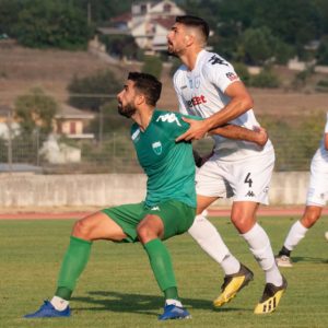 1-3 &tau;&omicron; &tau;&epsilon;&lambda;&iota;&kappa;ό score &sigma;&tau;&omicron; &chi;&theta;&epsilon;&sigma;&iota;&nu;ό &phi;&iota;&lambda;&iota;&kappa;ό &kappa;&alpha;&iota; ή&tau;&tau;&alpha; &gamma;&iota;&alpha; &tau;&eta;&nu; &omicron;&mu;ά&delta;&alpha; &mu;&alpha;&sigmaf;, &alpha;&pi;έ&nu;&alpha;&nu;&tau;&iota; &sigma;&tau;&omicron; &Lambda;&epsilon;&beta;&alpha;&delta;&epsilon;&iota;&alpha;&kappa;ό, &sigma;&tau;&omicron; &phi;&iota;&lambda;&iota;&kappa;ό &pi;&alpha;&iota;&chi;&nu;ί&delta;&iota; &pi;&omicron;&upsilon; &pi;&rho;&alpha;&gamma;&mu;&alpha;&tau;&omicron;&pi;&omicron;&iota;ή&theta;&eta;&kappa;&epsilon; &sigma;&tau;&omicron; &Pi;&Epsilon;&Alpha;&Kappa;&Iota;.

&Omicron; &Pi;&Alpha;&Sigma; &pi;&alpha;&rho;&alpha;&tau;ά&chi;&theta;&eta;&kappa;&epsilon; &mu;&epsilon; &alpha;&rho;&kappa;&epsilon;&tau;έ&sigmaf; &alpha;&pi;&omicron;&upsilon;&sigma;ί&epsilon;&sigmaf; &epsilon;&xi;&alpha;&iota;&tau;ί&alpha;&sigmaf; &mu;&iota;&kappa;&rho;&omicron;&tau;&rho;&alpha;&upsilon;&mu;&alpha;&tau;&iota;&sigma;&mu;ώ&nu; &alpha;&lambda;&lambda;ά &kappa;&alpha;&iota; &gamma;&iota;&alpha; &lambda;ό&gamma;&omicron;&upsilon;&sigmaf; &delta;&iota;&alpha;&chi;&epsilon;ί&rho;&iota;&sigma;&eta;&sigmaf; &tau;&omega;&nu; &pi;&omicron;&delta;&omicron;&sigma;&phi;&alpha;&iota;&rho;&iota;&sigma;&tau;ώ&nu; &pi;&rho;&iota;&nu; &alpha;&pi;ό &tau;&eta;&nu; έ&nu;&alpha;&rho;&xi;&eta; &tau;&omicron;&upsilon; &pi;&rho;&omega;&tau;&alpha;&theta;&lambda;ή&mu;&alpha;&tau;&omicron;&sigmaf;. &Omicron; &Lambda;&epsilon;&beta;&alpha;&delta;&epsilon;&iota;&alpha;&kappa;ό&sigmaf; &pi;&rho;&omicron;&eta;&gamma;ή&theta;&eta;&kappa;&epsilon; &mu;&epsilon; goal &tau;&omicron;&upsilon; &Mu;&upsilon;&tau;ί&delta;&eta; &sigma;&tau;&omicron; 9′ &kappa;&alpha;&iota; &tau;&omicron; 28′, &mu;&epsilon;ί&omega;&sigma;&epsilon; &sigma;&epsilon; 1-2 &omicron; Krizman &sigma;&tau;&omicron; 40′ &kappa;&alpha;&iota; &delta;&upsilon;&sigma;&tau;&upsilon;&chi;ώ&sigmaf; &sigma;&tau;&omicron; 79′ &omicron; &Nu;ί&kappa;&alpha;&sigmaf; &delta;&iota;&alpha;&mu;ό&rho;&phi;&omega;&sigma;&epsilon; &tau;&omicron; &tau;&epsilon;&lambda;&iota;&kappa;ό 1-3. 

&Epsilon;&pi;ό&mu;&epsilon;&nu;&omicron; &phi;&iota;&lambda;&iota;&kappa;ό &gamma;&iota;&alpha; &tau;&eta;&nu; &omicron;&mu;ά&delta;&alpha; &mu;&alpha;&sigmaf; &tau;&eta;&nu; &Tau;&epsilon;&tau;ά&rho;&tau;&eta; 16 &Sigma;&epsilon;&pi;&tau;&epsilon;&mu;&beta;&rho;ί&omicron;&upsilon; &sigma;&tau;&omicron; &Epsilon;.&Sigma;.&Iota;. &Zeta;&omega;&sigma;&iota;&mu;ά&delta;&epsilon;&sigmaf; &mu;&epsilon; &tau;&omicron;&nu; &Kappa;&alpha;&rho;&alpha;ϊ&sigma;&kappa;ά&kappa;&eta;, &kappa;&epsilon;&kappa;&lambda;&epsilon;&iota;&sigma;&mu;έ&nu;&omega;&nu; &tau;&omega;&nu; &theta;&upsilon;&rho;ώ&nu;.

&Pi;.&Alpha;.&Sigma;. &Gamma;&Iota;&Alpha;&Nu;&Nu;&Iota;&Nu;&Alpha; 1966  &Alpha;&Rho;&Gamma;&Upsilon;&Rho;&Eta;&Sigma; &Gamma;&Iota;&Alpha;&Nu;&Nu;&Iota;&Kappa;&Eta;&Sigma;

&Alpha;&rho;&chi;&iota;&kappa;ή &Epsilon;&nu;&delta;&epsilon;&kappa;ά&delta;&alpha;: 12. &Chi;&Omicron;&Upsilon;&Tau;&Epsilon;&Sigma;&Iota;&Omega;&Tau;&Eta;&Sigma;, 4. &Pi;&Alpha;&Nu;&Tau;&Epsilon;&Lambda;&Alpha;&Kappa;&Eta;&Sigma;, 6. &Kappa;&Alpha;&Rho;&Gamma;&Alpha;&Sigma;, 25. &Pi;&Alpha;&Nu;&Omicron;&Upsilon;&Rho;&Gamma;&Iota;&Alpha;&Sigma;, 23. &Pi;&Eta;&Lambda;&Iota;&Omicron;&Sigma;, 22. &Sigma;&Iota;&Omicron;&Nu;&Tau;&Eta;&Sigma; (C), 15. &Lambda;&Iota;&Alpha;&Sigma;&Omicron;&Sigma;, 7. KA&Rho;&Tau;&Alpha;&Lambda;&Eta;&Sigma;, 8. LEO, 14. &Pi;&Alpha;&Mu;&Lambda;&Iota;&Delta;&Eta;&Sigma;, 10. KRIZMAN

&Alpha;&nu;&alpha;&pi;&lambda;&eta;&rho;&omega;&mu;&alpha;&tau;&iota;&kappa;&omicron;ί: 1. &Gamma;&Iota;&Alpha;&Nu;&Nu;&Iota;&Kappa;&Omicron;&Gamma;&Lambda;&Omicron;&Upsilon;, 5. &Gamma;&Omega;&Gamma;&Omicron;&Sigma;, 16. ERRAMUSPE, 3. PEERSMAN, 20. DOMINGUEZ, 19. &Lambda;&Omega;&Lambda;&Eta;&Sigma;, 18. &Gamma;&Rho;&Omicron;&Sigma;&Delta;&Alpha;&Nu;&Eta;&Sigma;

Link: http://pasgiannina.gr/agones/pas-lev-3-1-09-20/

#pas #pasgiannina #pasgianninafc #paslev
